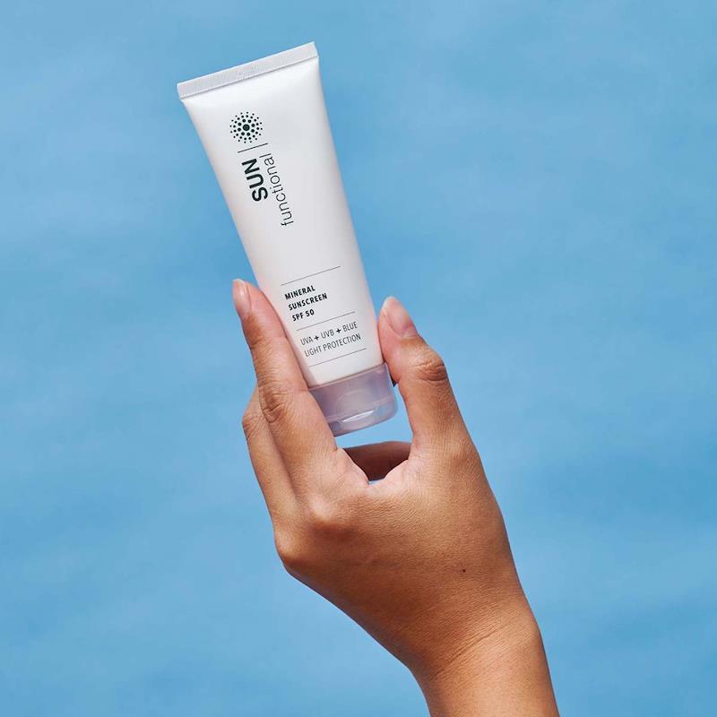 Sunscreen Blue Color SKIN Functional Mineral Sunscreen SPF50 UVA + UVB + Blue Light Protection
