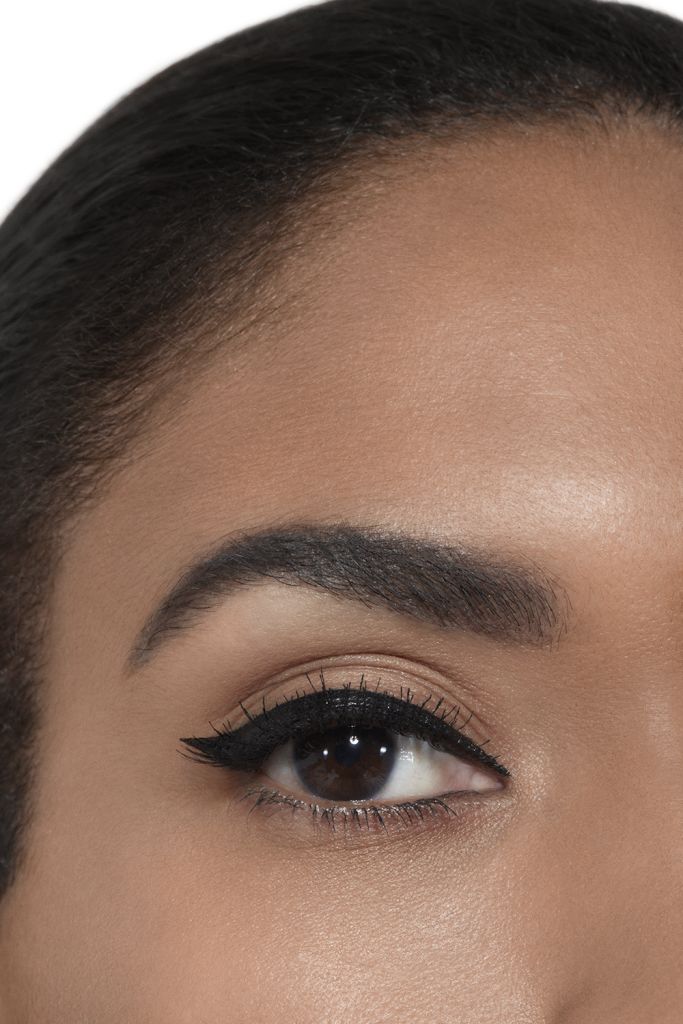 SIGNATURE DE CHANEL Intense Longwear Eyeliner Pen SIGNATURE DE CHANEL Intense Longwear Eyeliner Pen