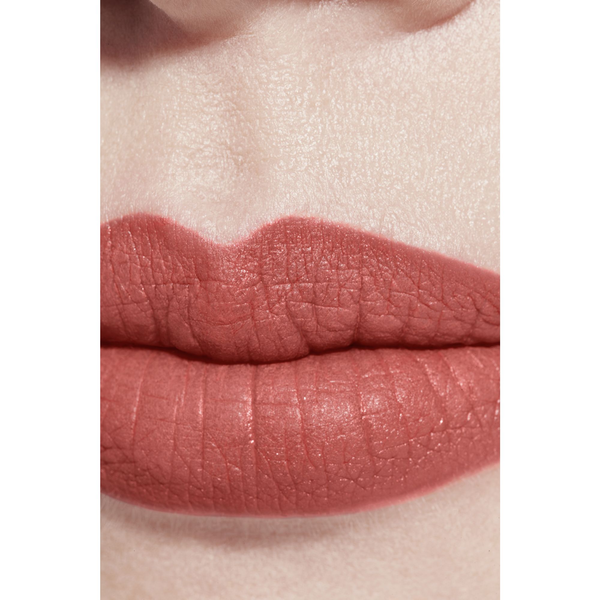 ROUGE ALLURE VELVET LES PERLES LIMITED EDITION - Luminious Matte Lip Colour ROUGE ALLURE VELVET LES PERLES LIMITED EDITION - Luminious Matte Lip Colour