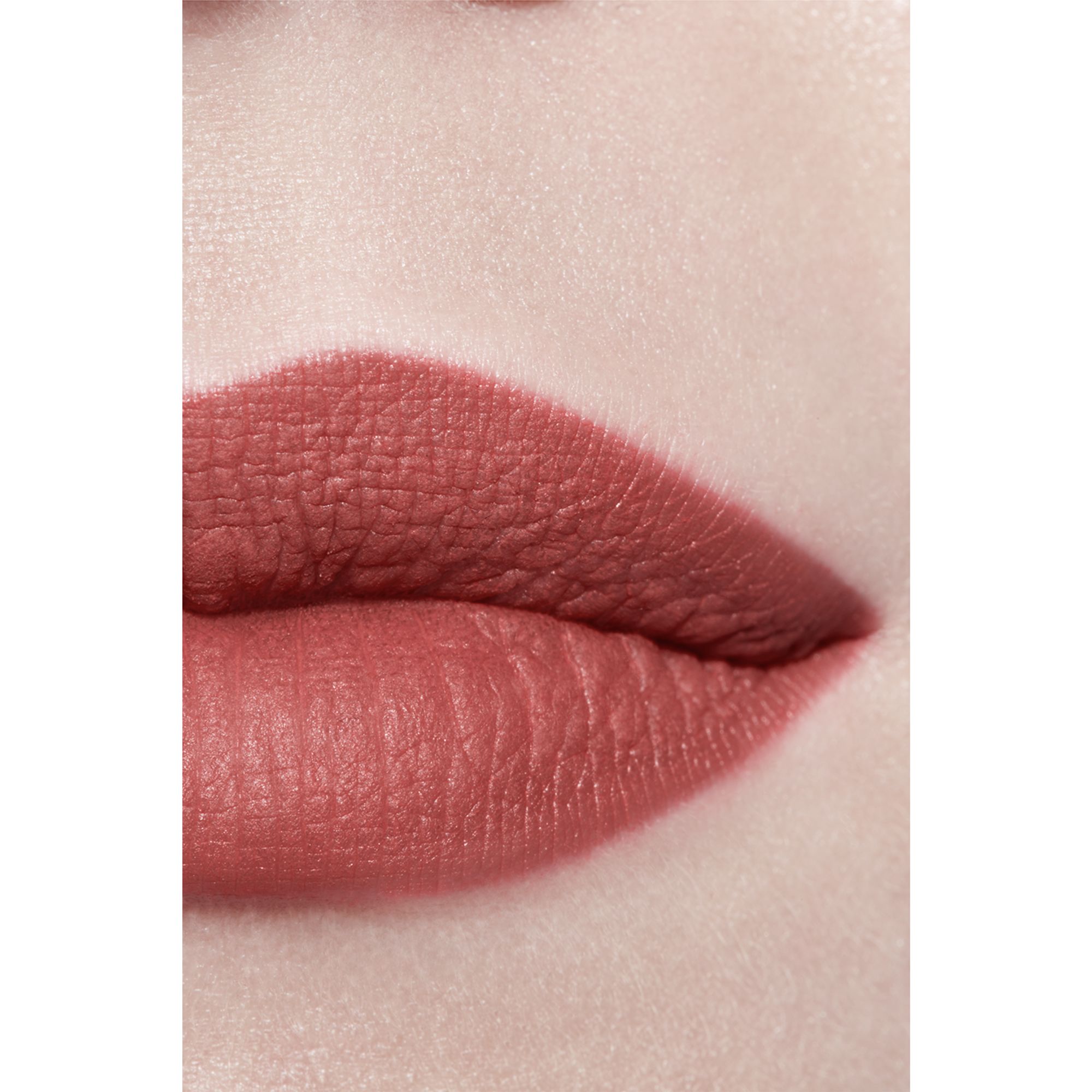 ROUGE ALLURE VELVET LES PERLES LIMITED EDITION - Luminious Matte Lip Colour ROUGE ALLURE VELVET LES PERLES LIMITED EDITION - Luminious Matte Lip Colour