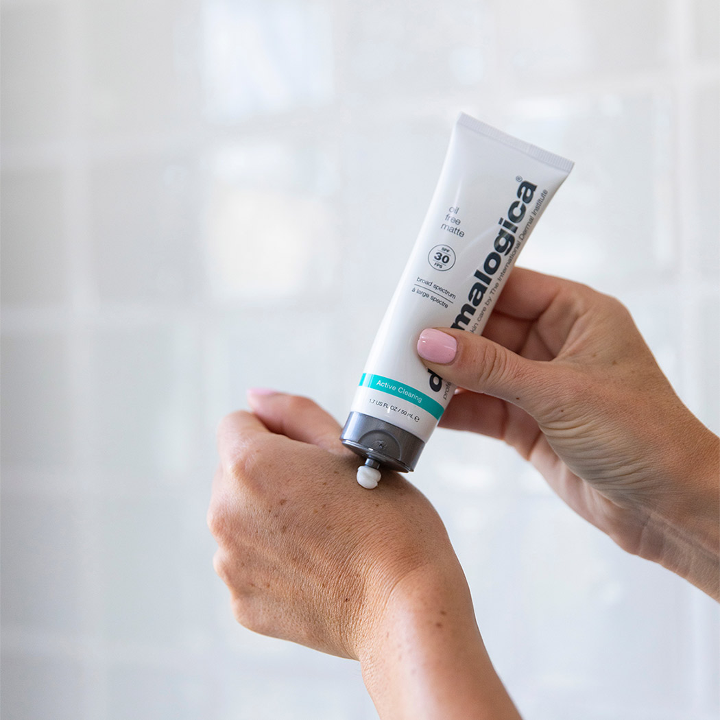 Active Clearing Oil Free Matte SPF 30